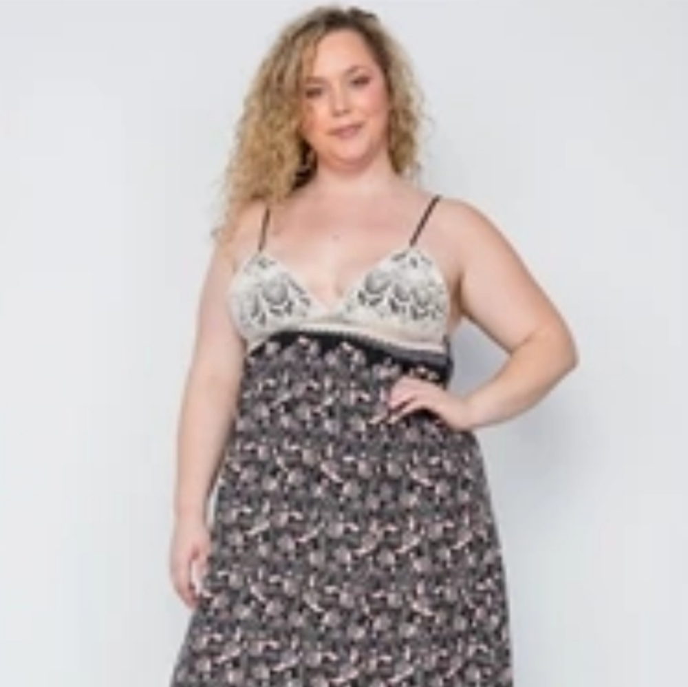 Size 2X Multi Crochet Cami Paisley Print